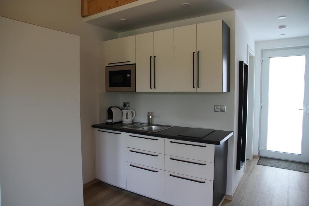 Apartmany Hluboka Nad Vltavou S Vyhledem Na Zamek Bagian luar foto