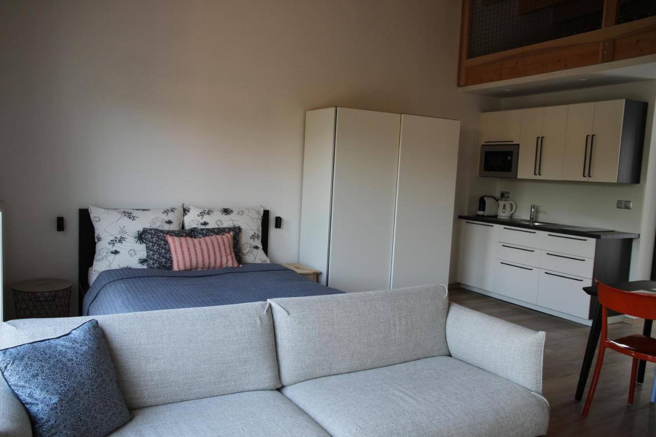 Apartmany Hluboka Nad Vltavou S Vyhledem Na Zamek Bagian luar foto