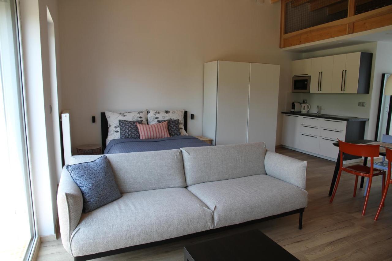 Apartmany Hluboka Nad Vltavou S Vyhledem Na Zamek Bagian luar foto