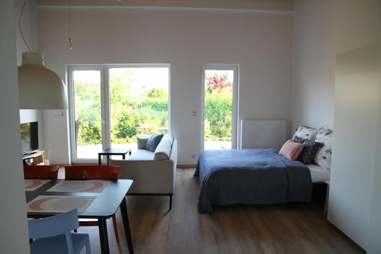 Apartmany Hluboka Nad Vltavou S Vyhledem Na Zamek Bagian luar foto