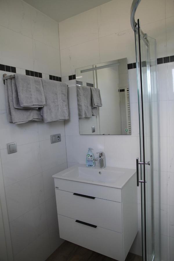Apartmany Hluboka Nad Vltavou S Vyhledem Na Zamek Bagian luar foto